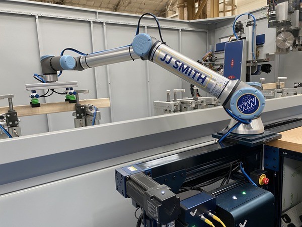 Woodworking+Robotics+Machine+Tending-FGtRtV7mws.jpeg